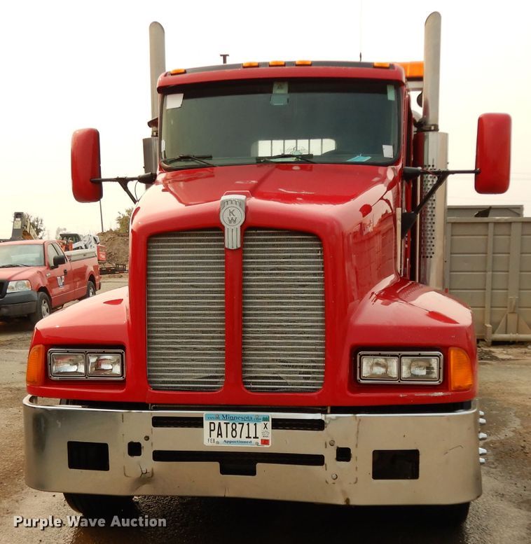 image for item DJ6516 1994 Kenworth  semi truck