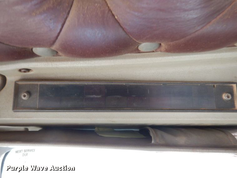 image for item DJ6516 1994 Kenworth  semi truck