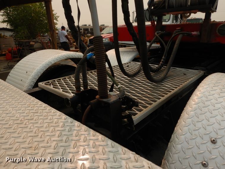 image for item DJ6516 1994 Kenworth  semi truck