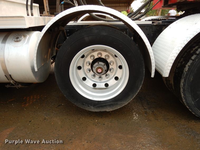 image for item DJ6516 1994 Kenworth  semi truck