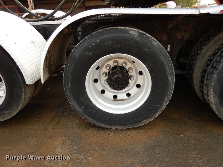 image for item DJ6516 1994 Kenworth  semi truck