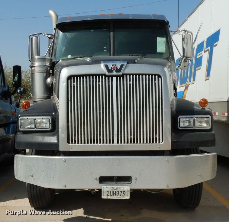 image for item DJ6534 2015 Western Star 4900A  semi truck