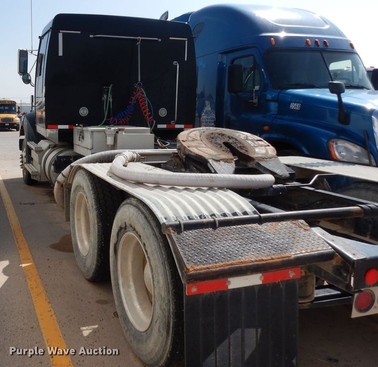 image for item DJ6534 2015 Western Star 4900A  semi truck