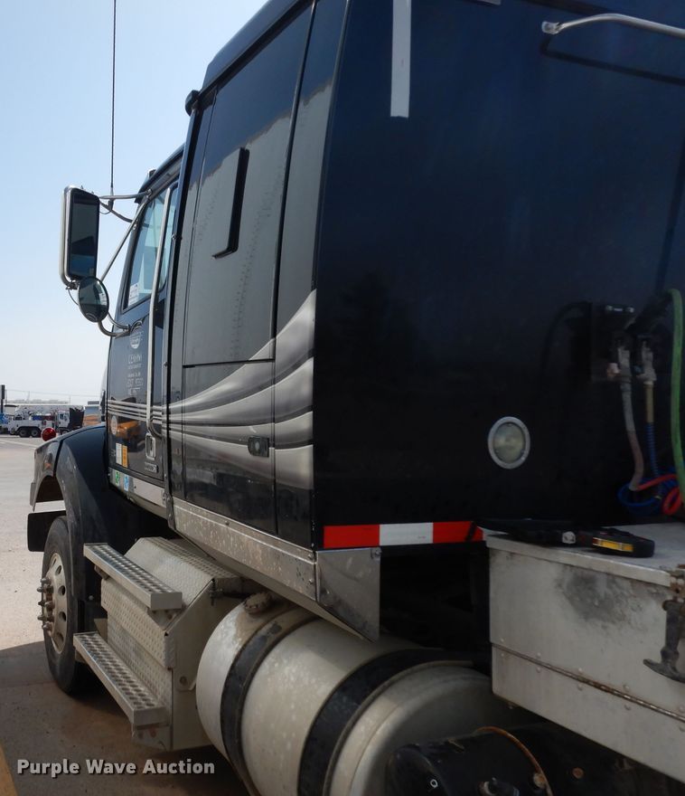 image for item DJ6534 2015 Western Star 4900A  semi truck