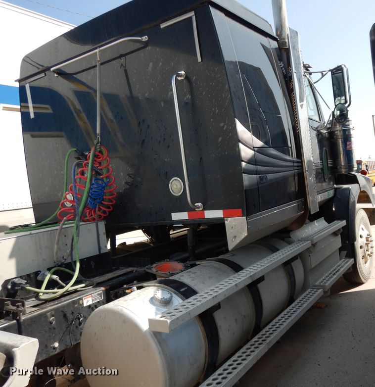 image for item DJ6534 2015 Western Star 4900A  semi truck