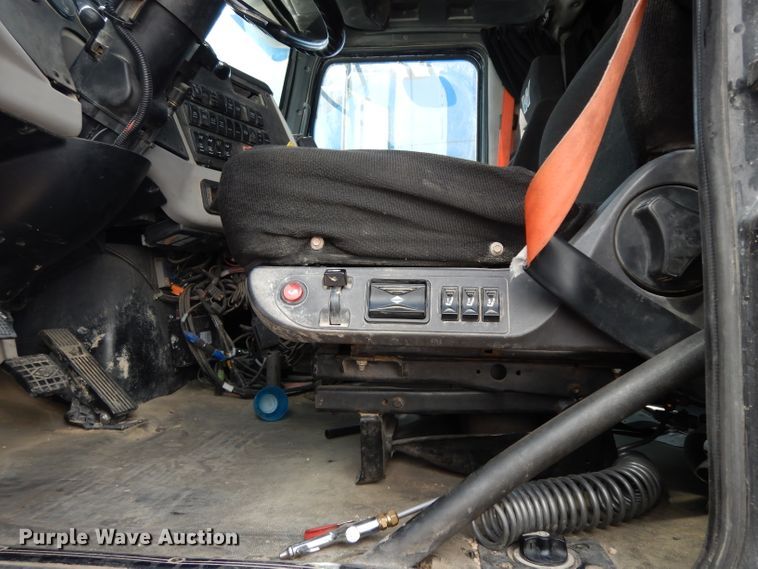 image for item DJ6534 2015 Western Star 4900A  semi truck