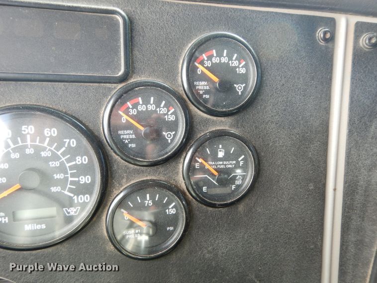 image for item DJ6534 2015 Western Star 4900A  semi truck