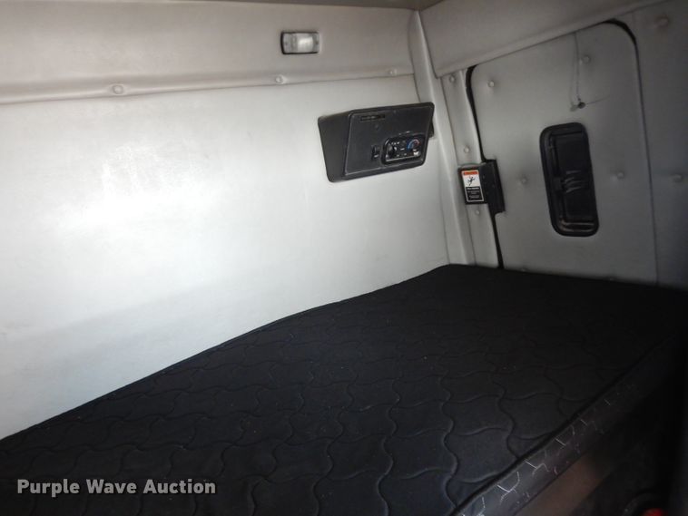 image for item DJ6534 2015 Western Star 4900A  semi truck