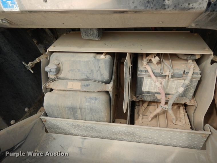 image for item DJ6534 2015 Western Star 4900A  semi truck