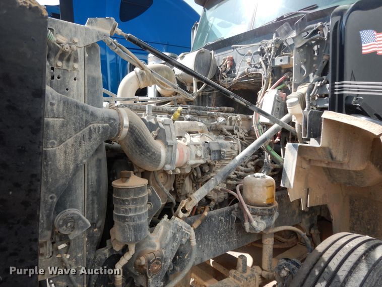 image for item DJ6534 2015 Western Star 4900A  semi truck