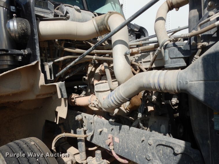 image for item DJ6534 2015 Western Star 4900A  semi truck