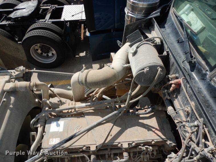 image for item DJ6534 2015 Western Star 4900A  semi truck