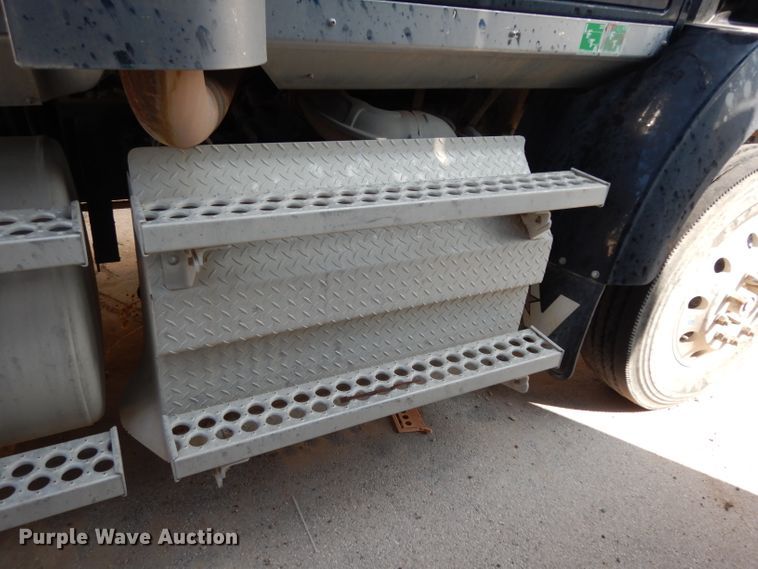 image for item DJ6534 2015 Western Star 4900A  semi truck