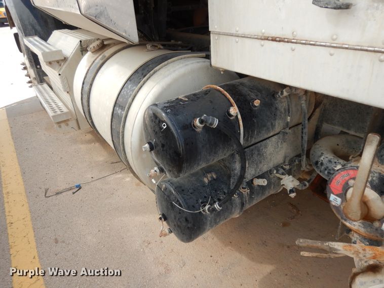 image for item DJ6534 2015 Western Star 4900A  semi truck