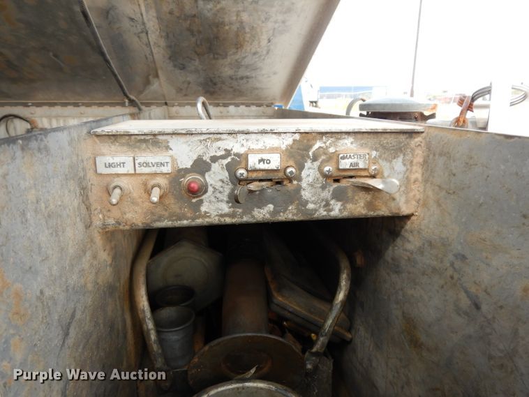 image for item DJ6534 2015 Western Star 4900A  semi truck