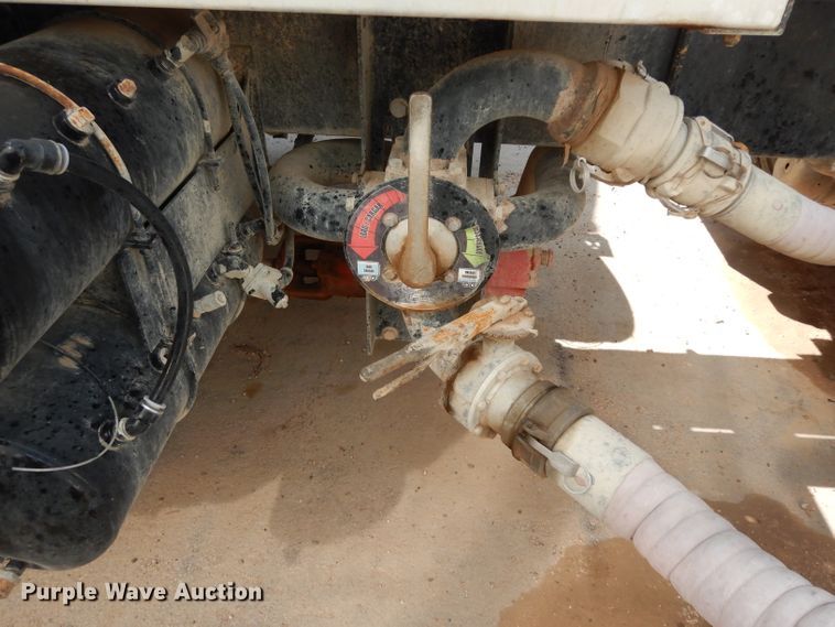 image for item DJ6534 2015 Western Star 4900A  semi truck