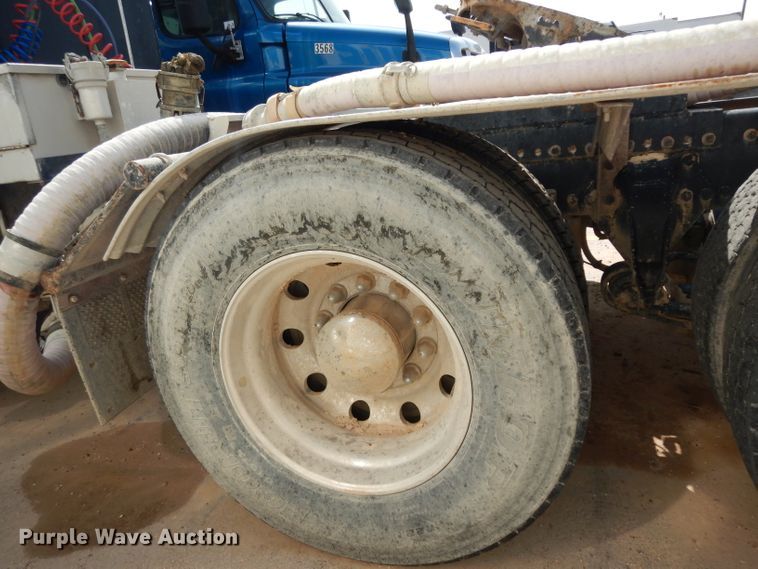 image for item DJ6534 2015 Western Star 4900A  semi truck