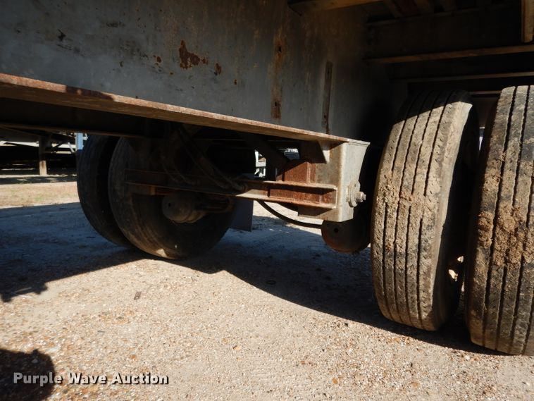 image for item DJ6599 2006 Reinke flatbed trailer