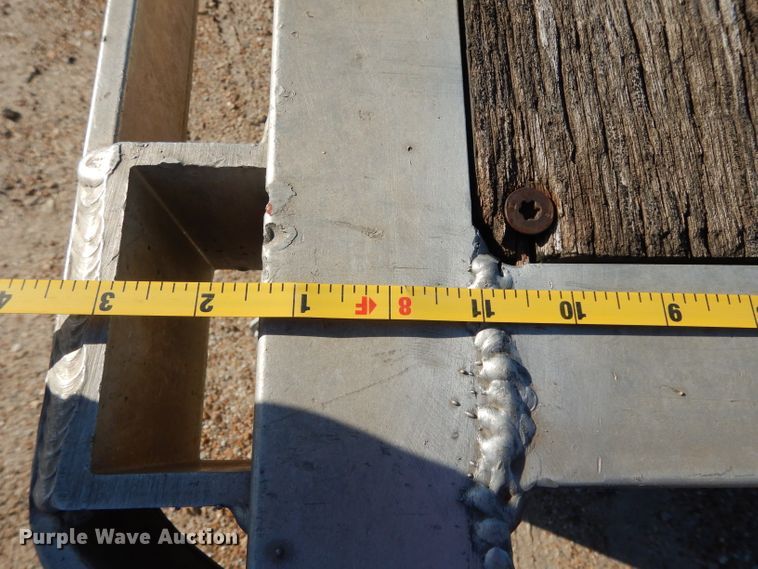 image for item DJ6599 2006 Reinke flatbed trailer