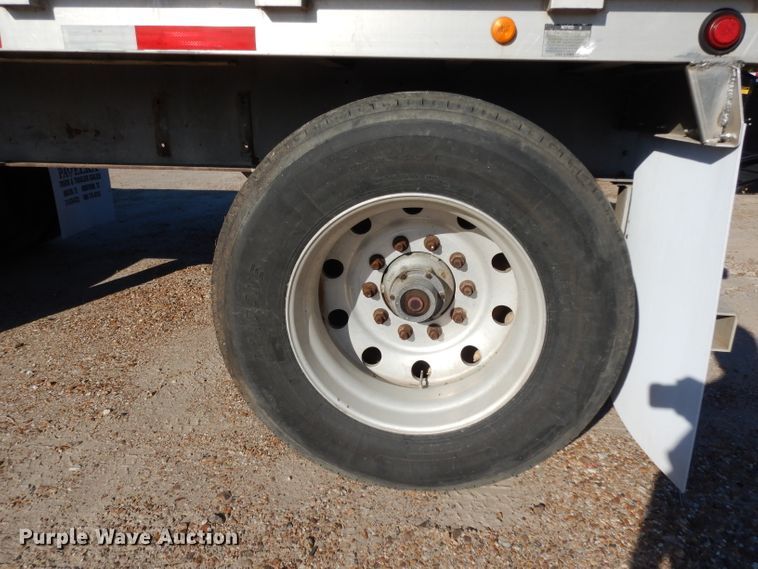 image for item DJ6599 2006 Reinke flatbed trailer