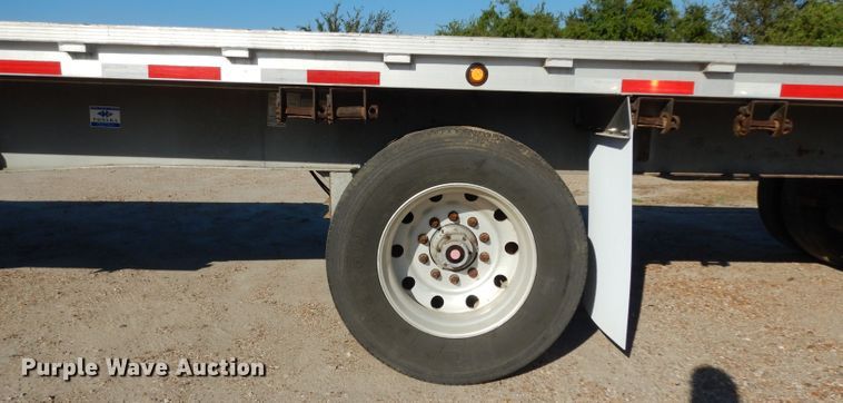 image for item DJ6599 2006 Reinke flatbed trailer