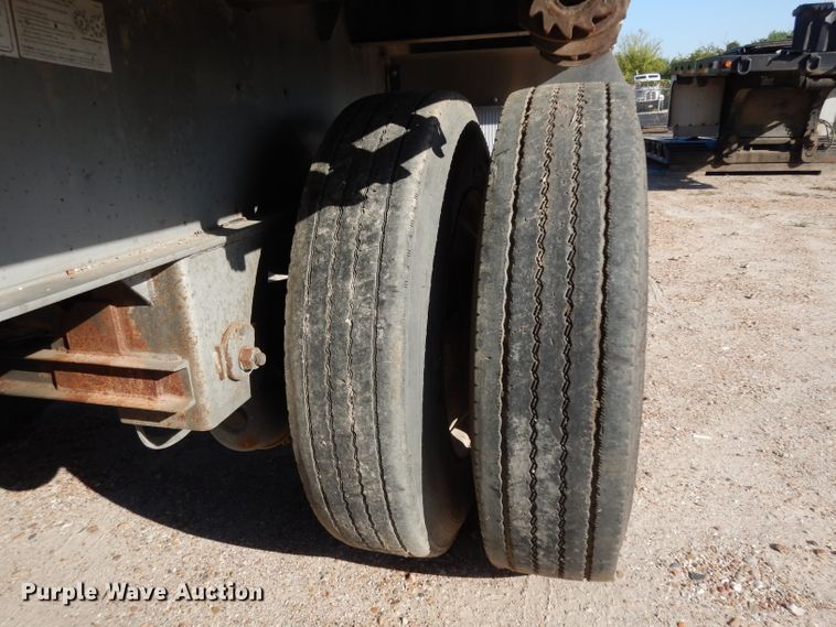 image for item DJ6599 2006 Reinke flatbed trailer