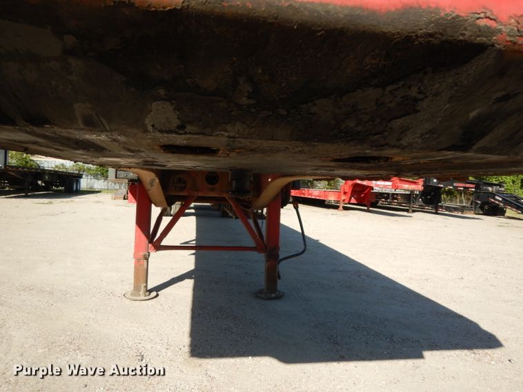 image for item DJ6600 2004 Transcraft flatbed trailer