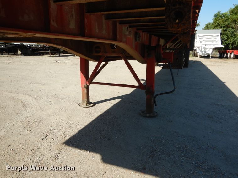 image for item DJ6600 2004 Transcraft flatbed trailer