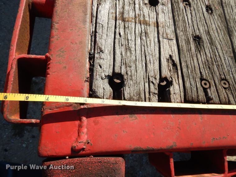 image for item DJ6600 2004 Transcraft flatbed trailer