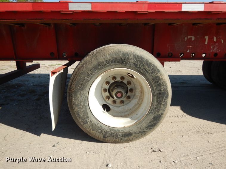 image for item DJ6600 2004 Transcraft flatbed trailer