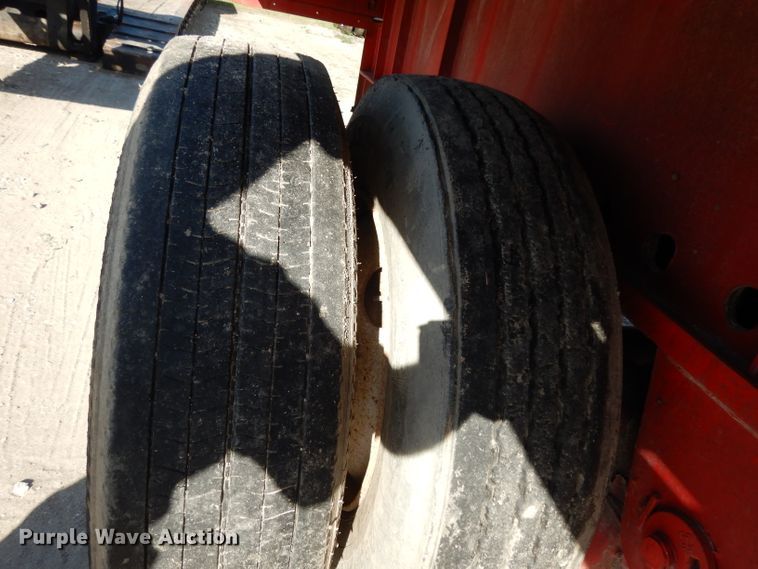 image for item DJ6600 2004 Transcraft flatbed trailer