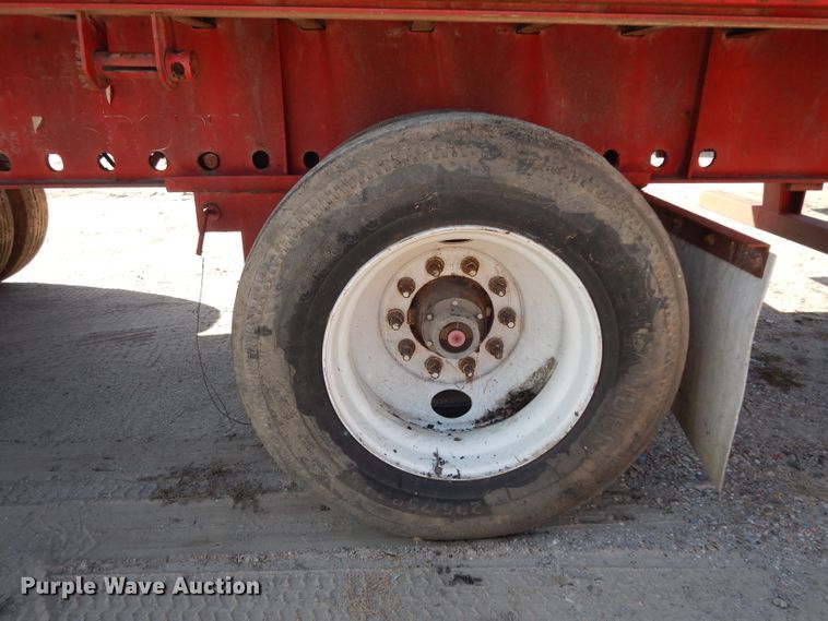 image for item DJ6600 2004 Transcraft flatbed trailer