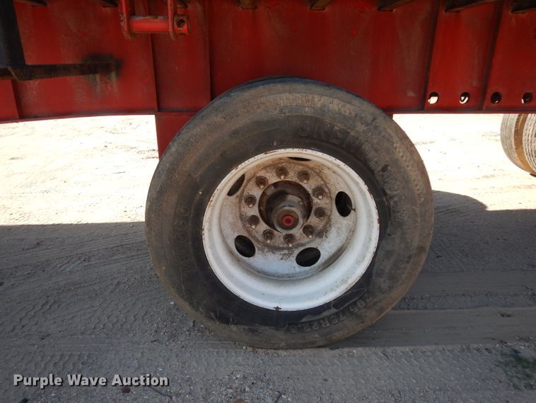 image for item DJ6600 2004 Transcraft flatbed trailer