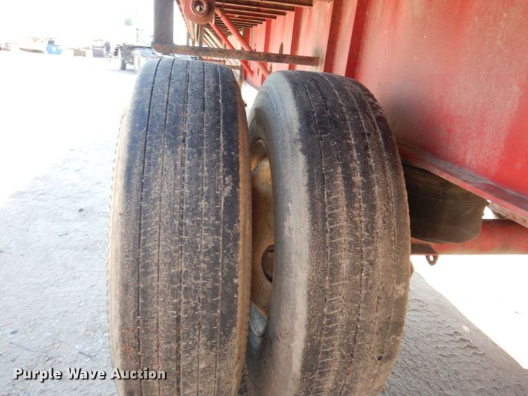 image for item DJ6600 2004 Transcraft flatbed trailer