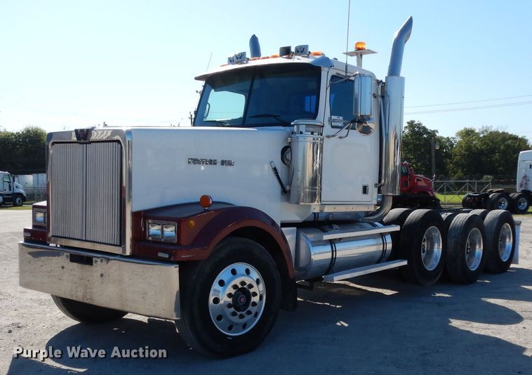 image for item DJ6601 1998 Western Star 4900  semi truck