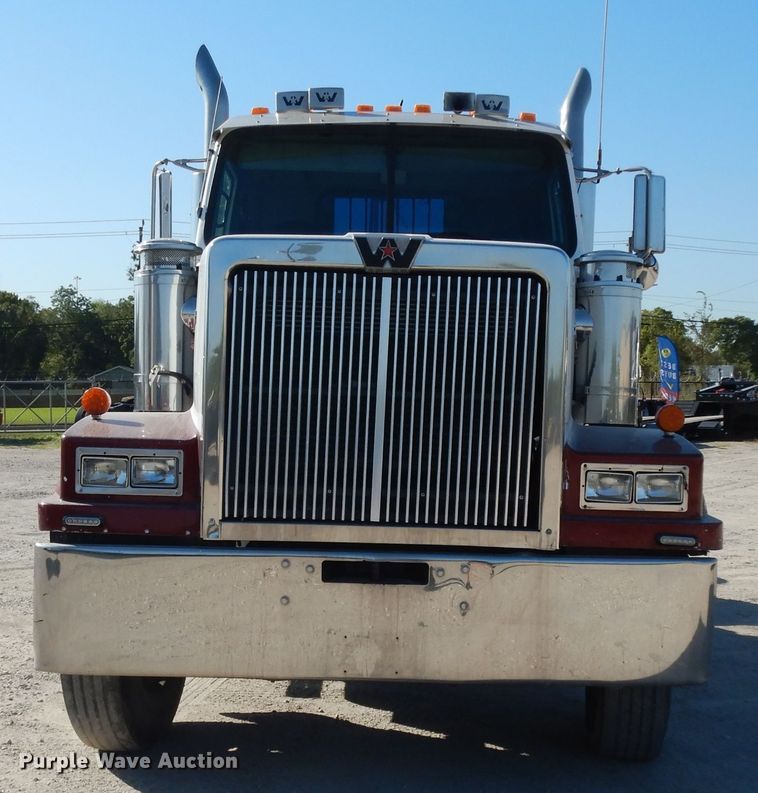 image for item DJ6601 1998 Western Star 4900  semi truck