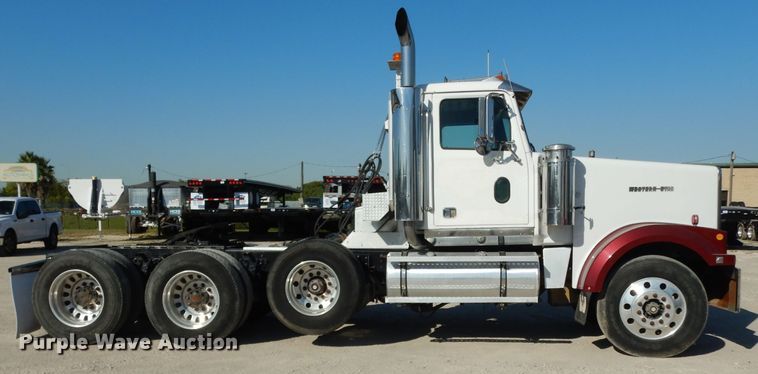 image for item DJ6601 1998 Western Star 4900  semi truck
