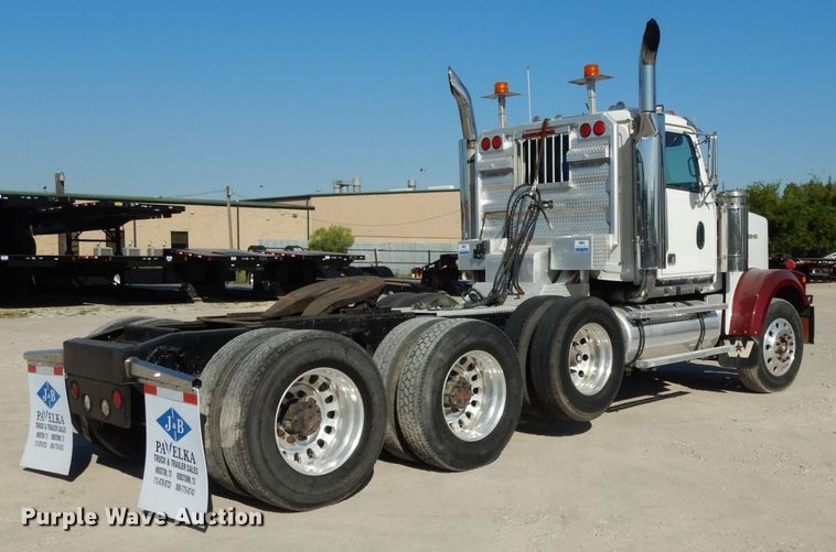 image for item DJ6601 1998 Western Star 4900  semi truck