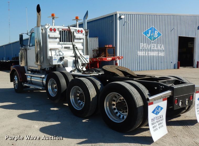 image for item DJ6601 1998 Western Star 4900  semi truck