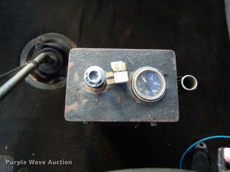 image for item DJ6601 1998 Western Star 4900  semi truck