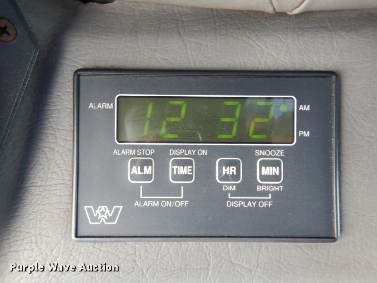 image for item DJ6601 1998 Western Star 4900  semi truck