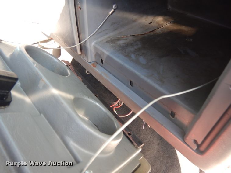 image for item DJ6601 1998 Western Star 4900  semi truck