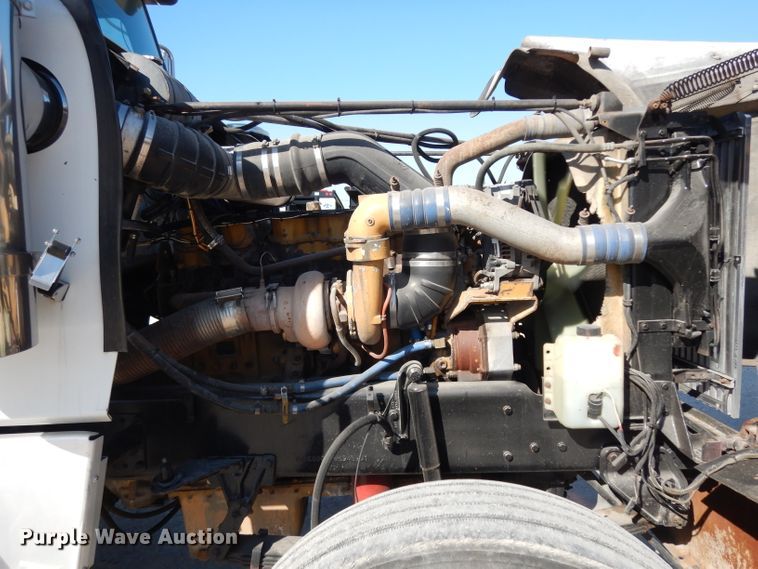 image for item DJ6601 1998 Western Star 4900  semi truck