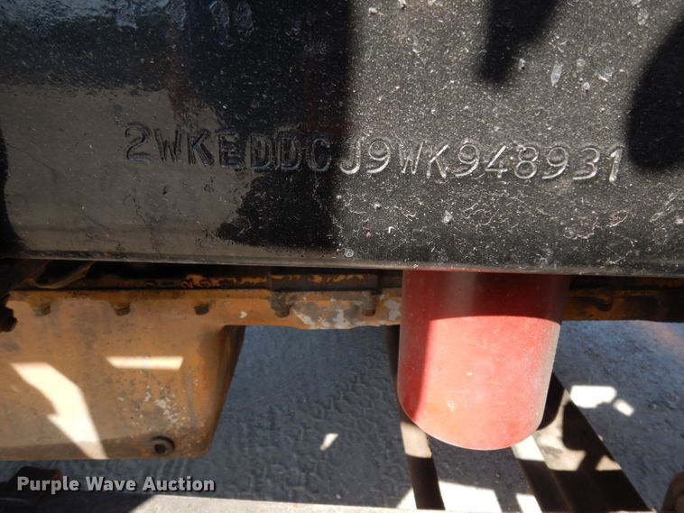 image for item DJ6601 1998 Western Star 4900  semi truck