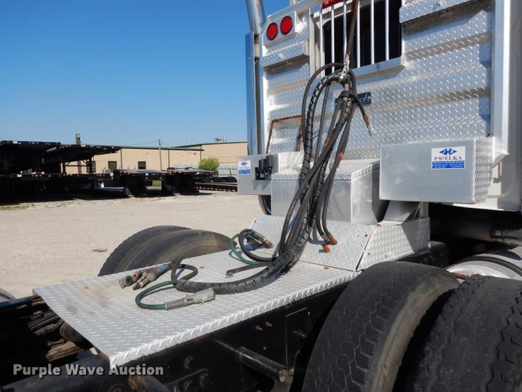 image for item DJ6601 1998 Western Star 4900  semi truck