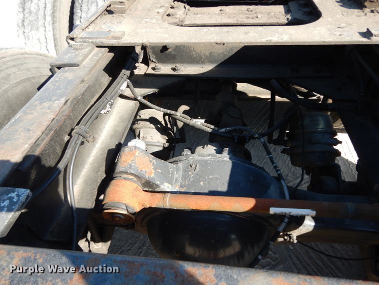 image for item DJ6601 1998 Western Star 4900  semi truck