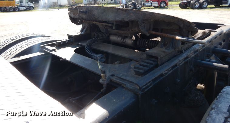 image for item DJ6601 1998 Western Star 4900  semi truck