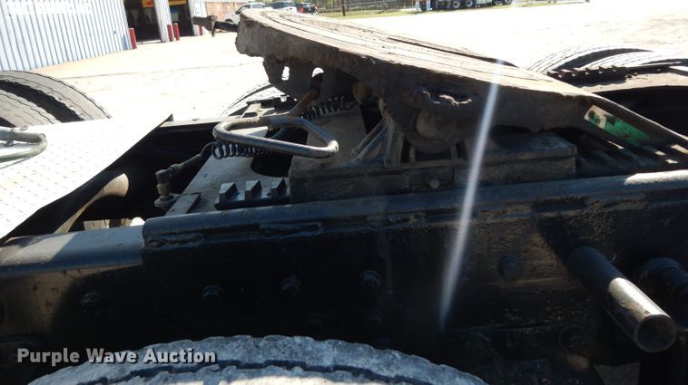 image for item DJ6601 1998 Western Star 4900  semi truck