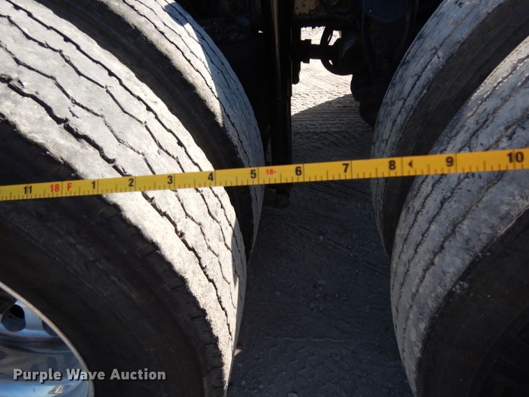 image for item DJ6601 1998 Western Star 4900  semi truck