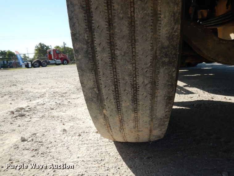 image for item DJ6601 1998 Western Star 4900  semi truck